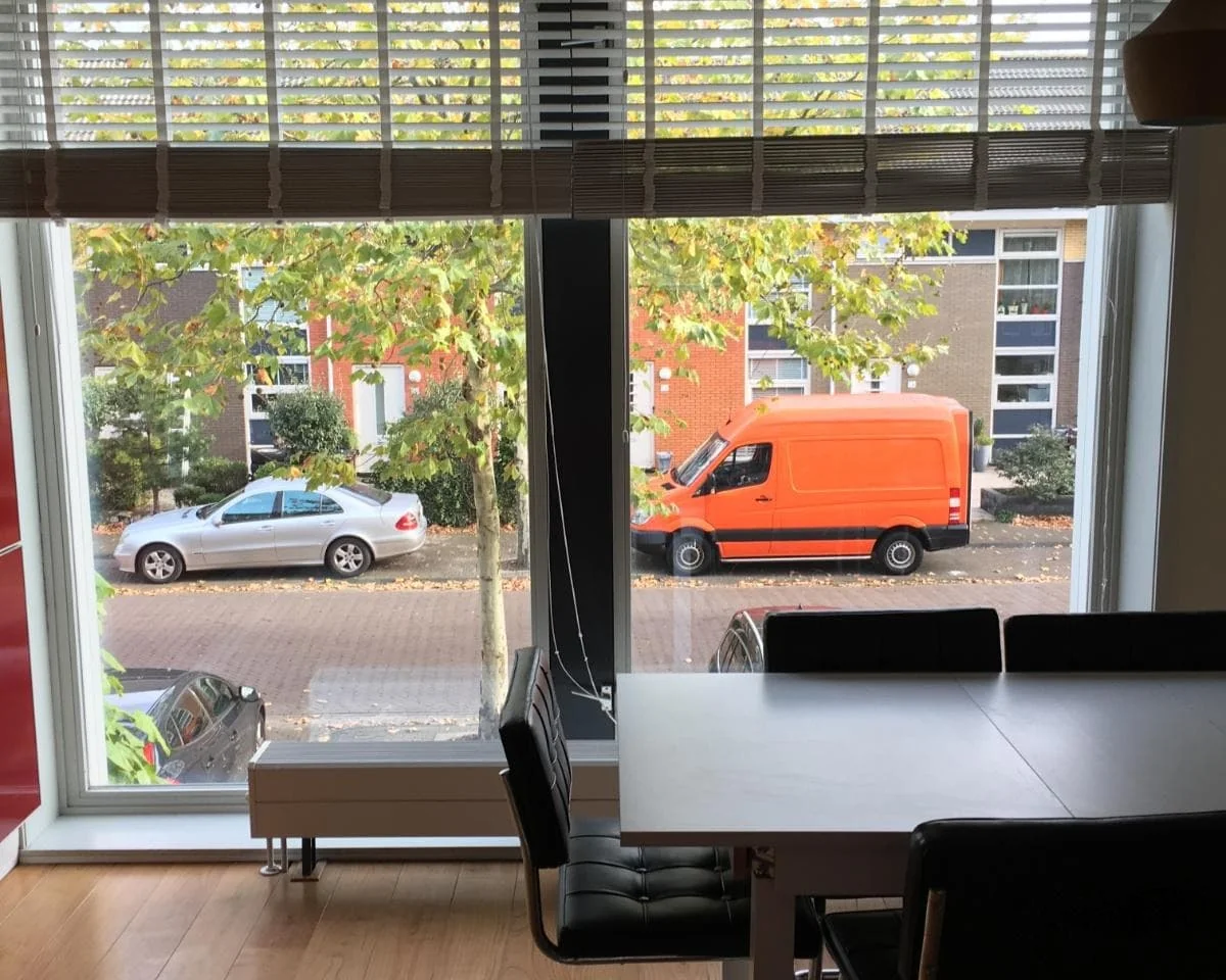 geblurde versie van de foto als achtergrond