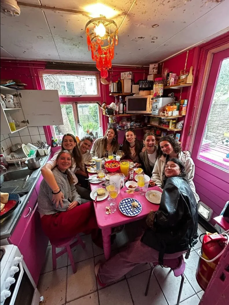 geblurde versie van de foto als achtergrond