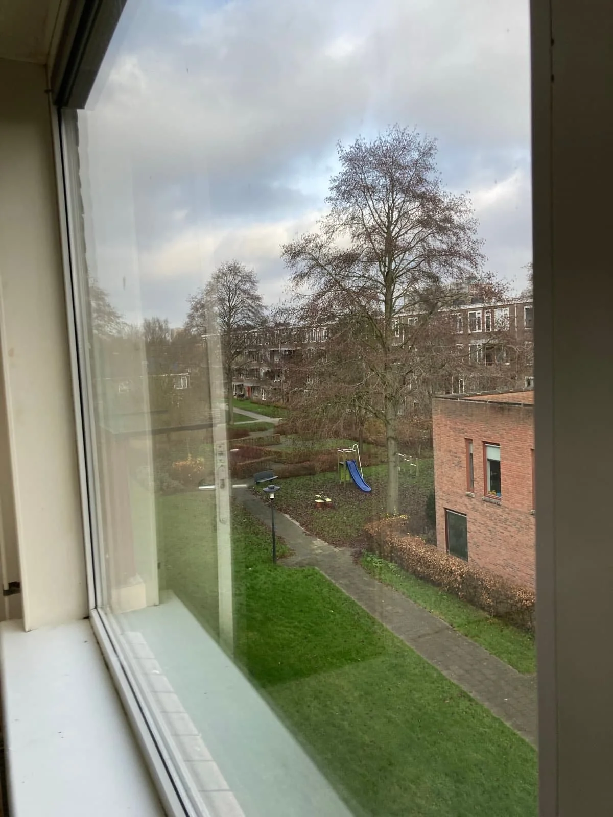 geblurde versie van de foto als achtergrond