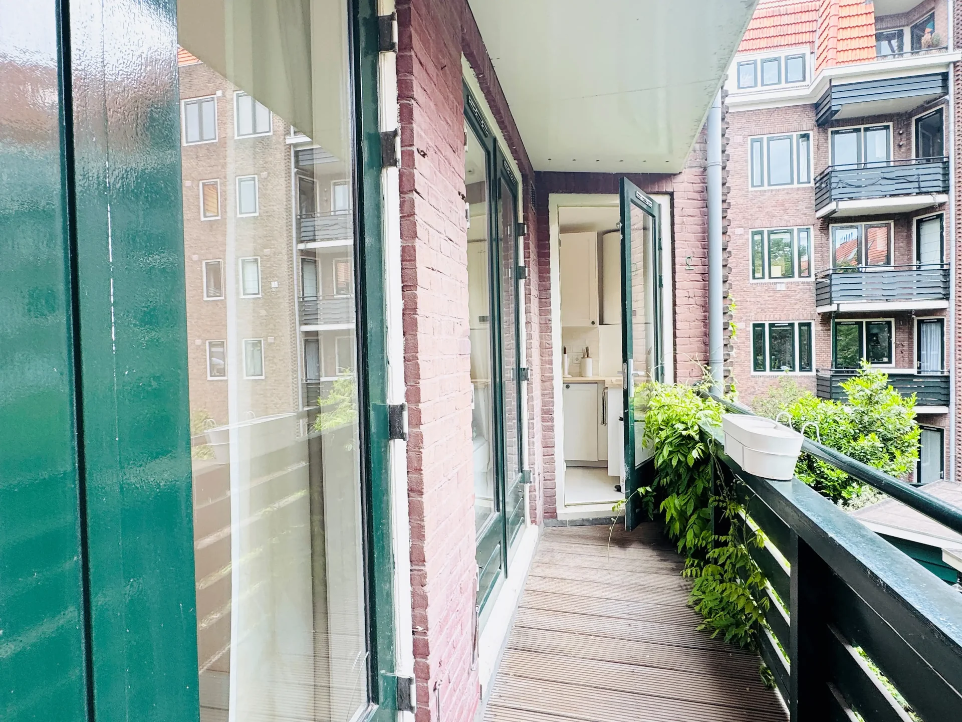 Foto van de Appartement gelegen aan de Tweede Van der Helststraat in Amsterdam