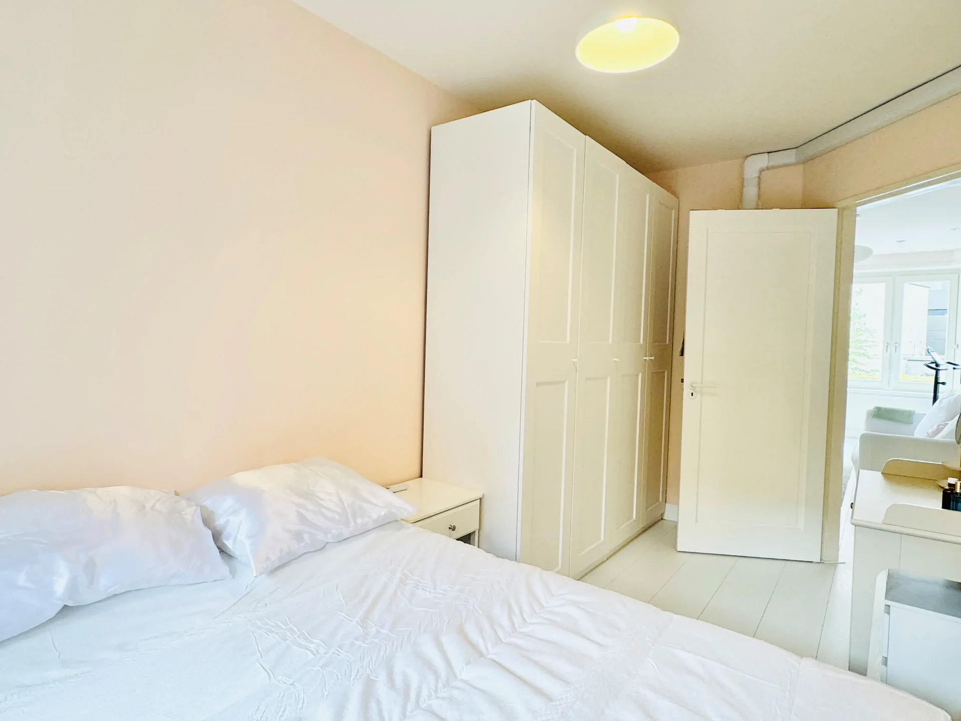 Foto van de Appartement gelegen aan de Tweede Van der Helststraat in Amsterdam