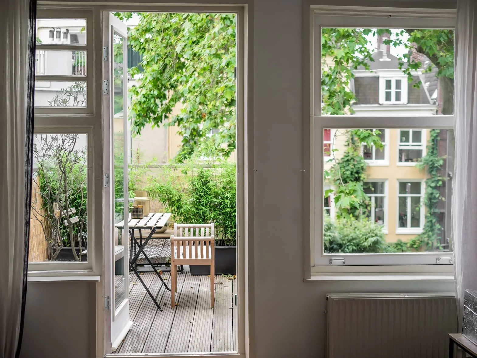geblurde versie van de foto als achtergrond