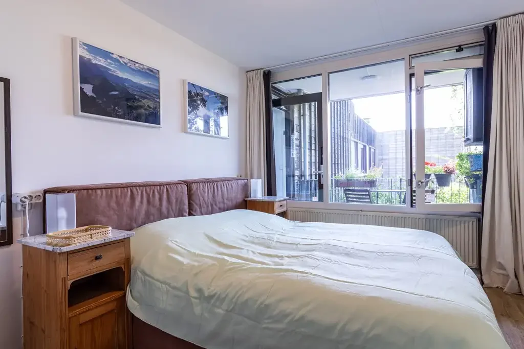 geblurde versie van de foto als achtergrond