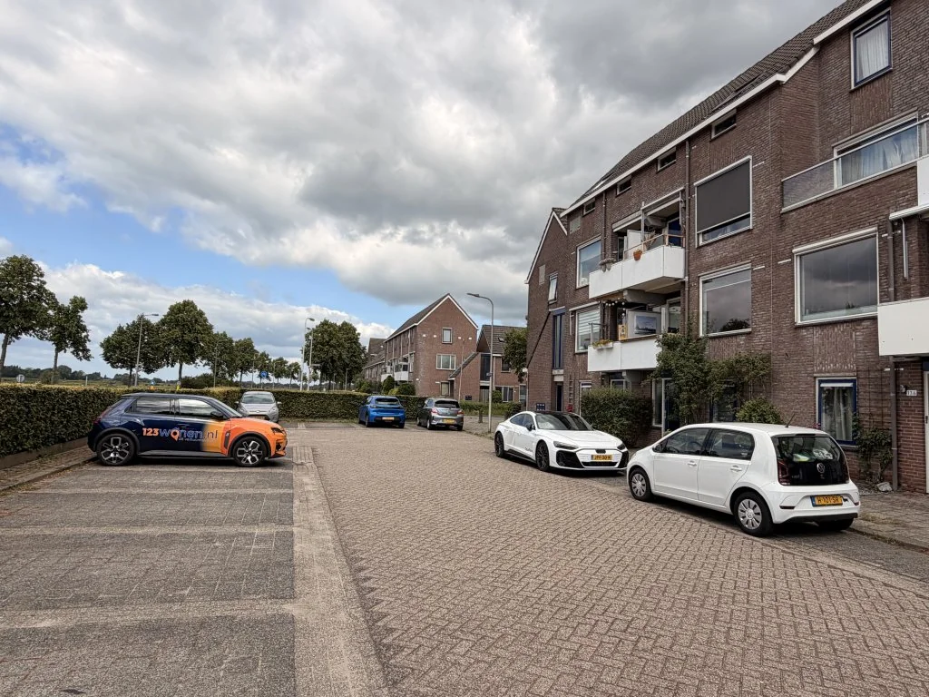geblurde versie van de foto als achtergrond