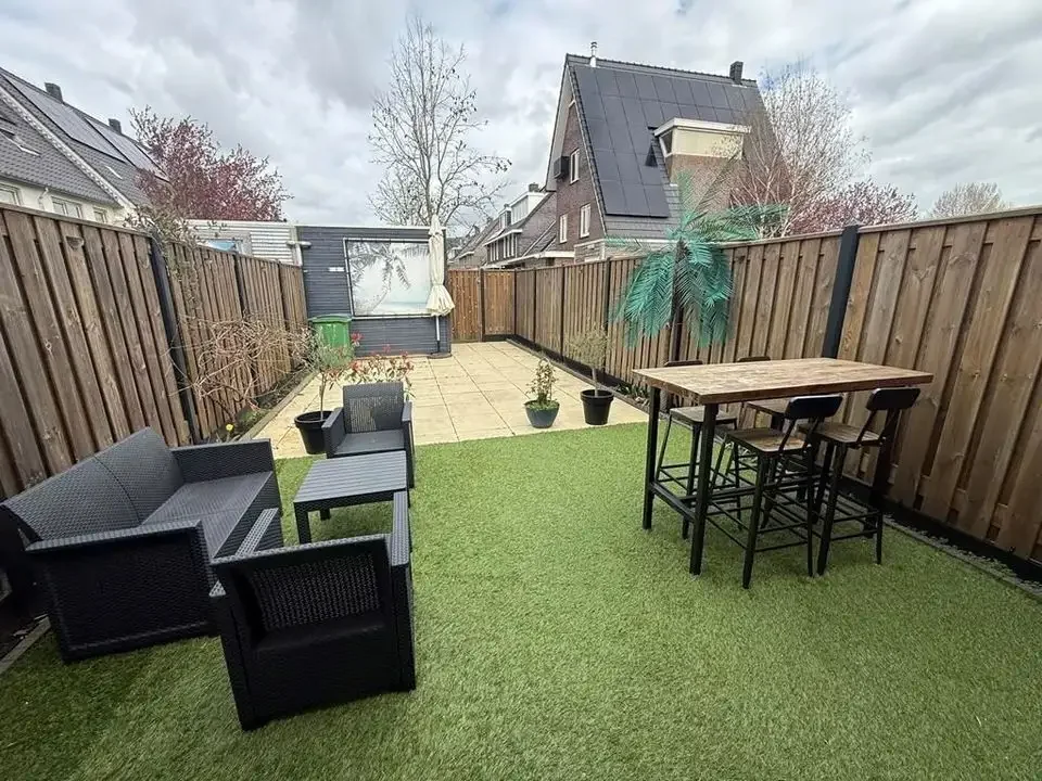 geblurde versie van de foto als achtergrond