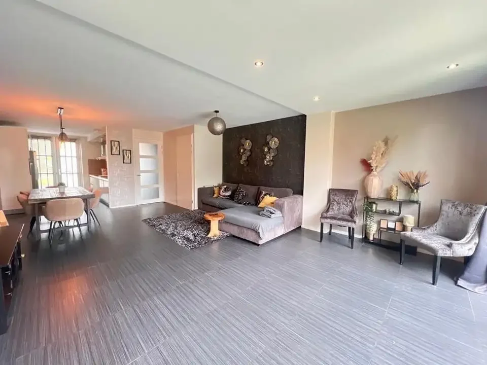 geblurde versie van de foto als achtergrond