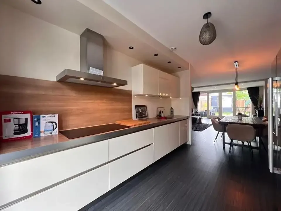 geblurde versie van de foto als achtergrond