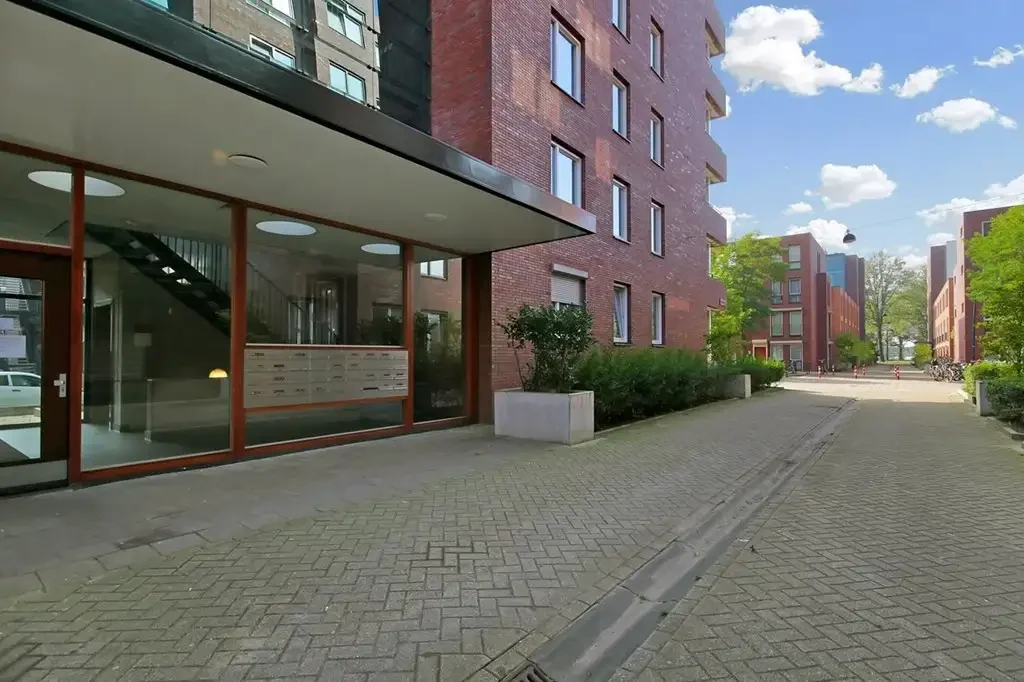 geblurde versie van de foto als achtergrond