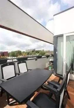 geblurde versie van de foto als achtergrond