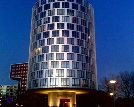 geblurde versie van de foto als achtergrond