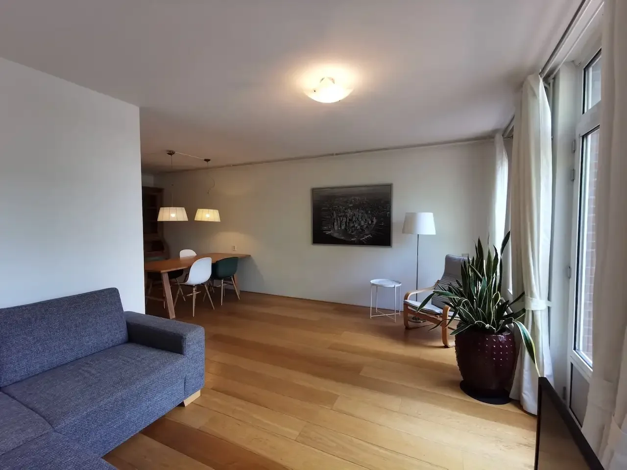 geblurde versie van de foto als achtergrond