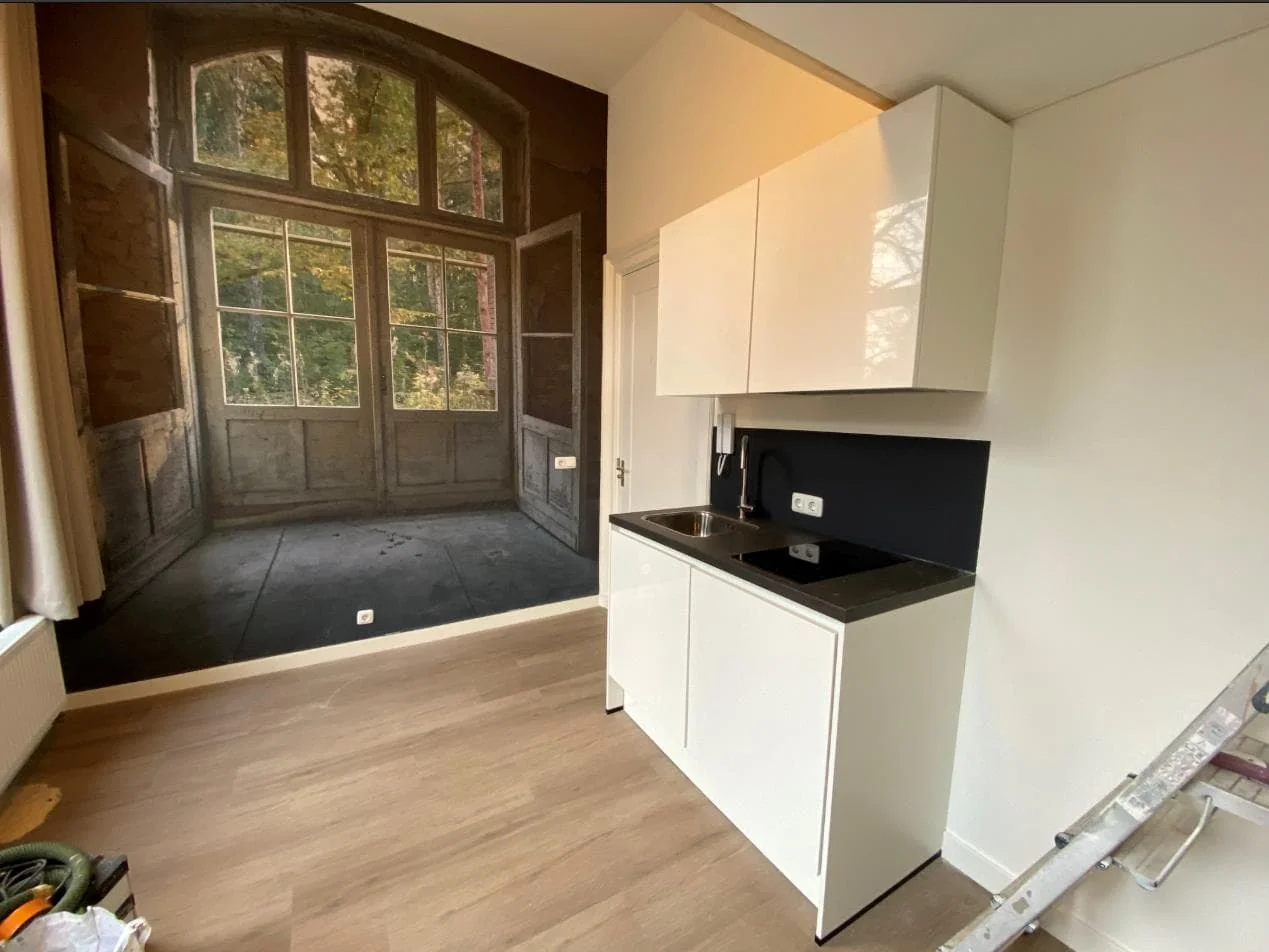 geblurde versie van de foto als achtergrond
