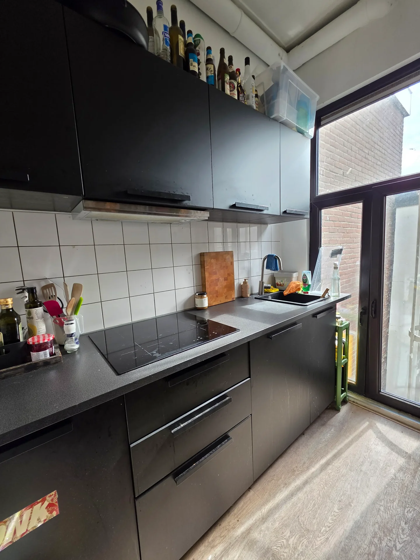 geblurde versie van de foto als achtergrond