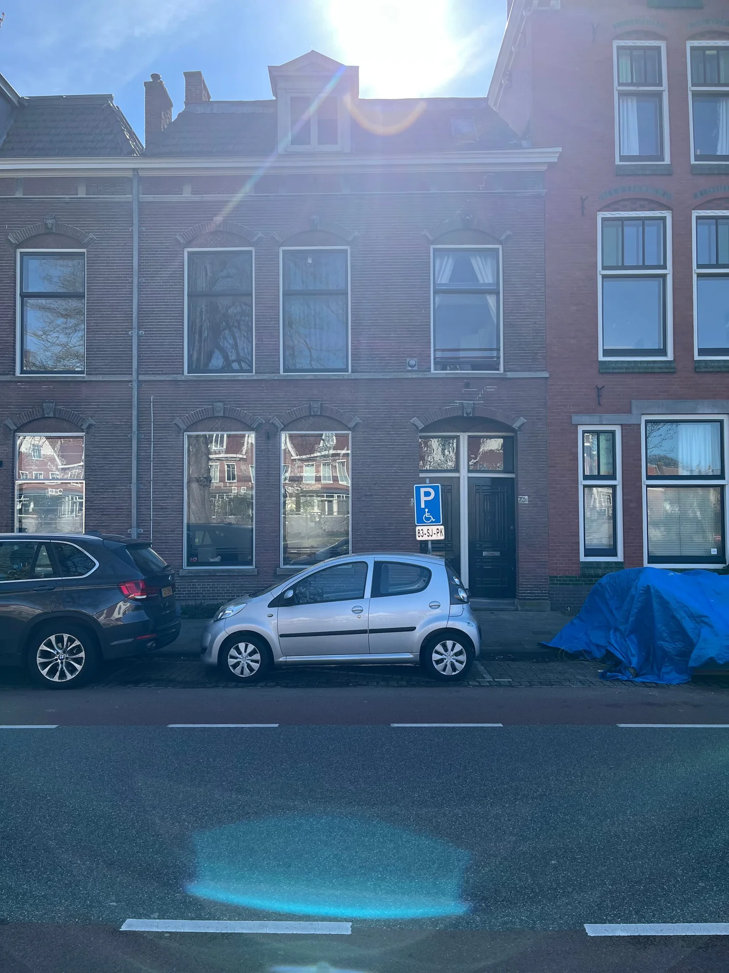 geblurde versie van de foto als achtergrond