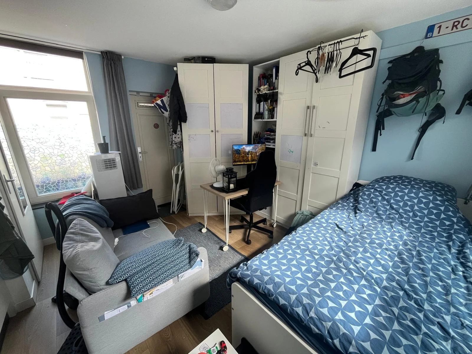geblurde versie van de foto als achtergrond