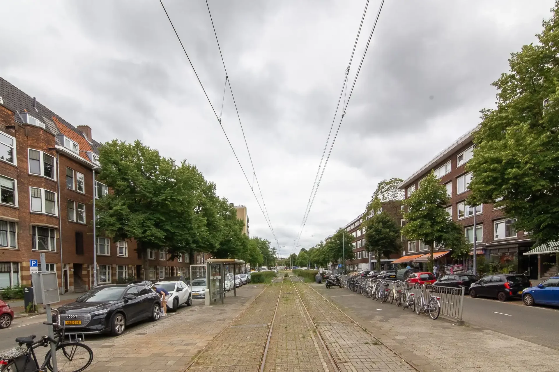 geblurde versie van de foto als achtergrond
