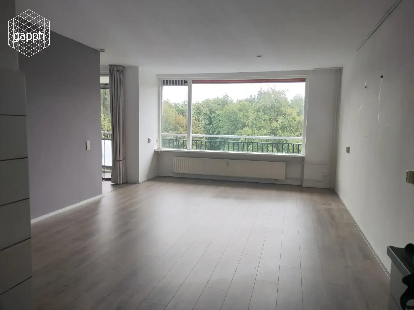 geblurde versie van de foto als achtergrond