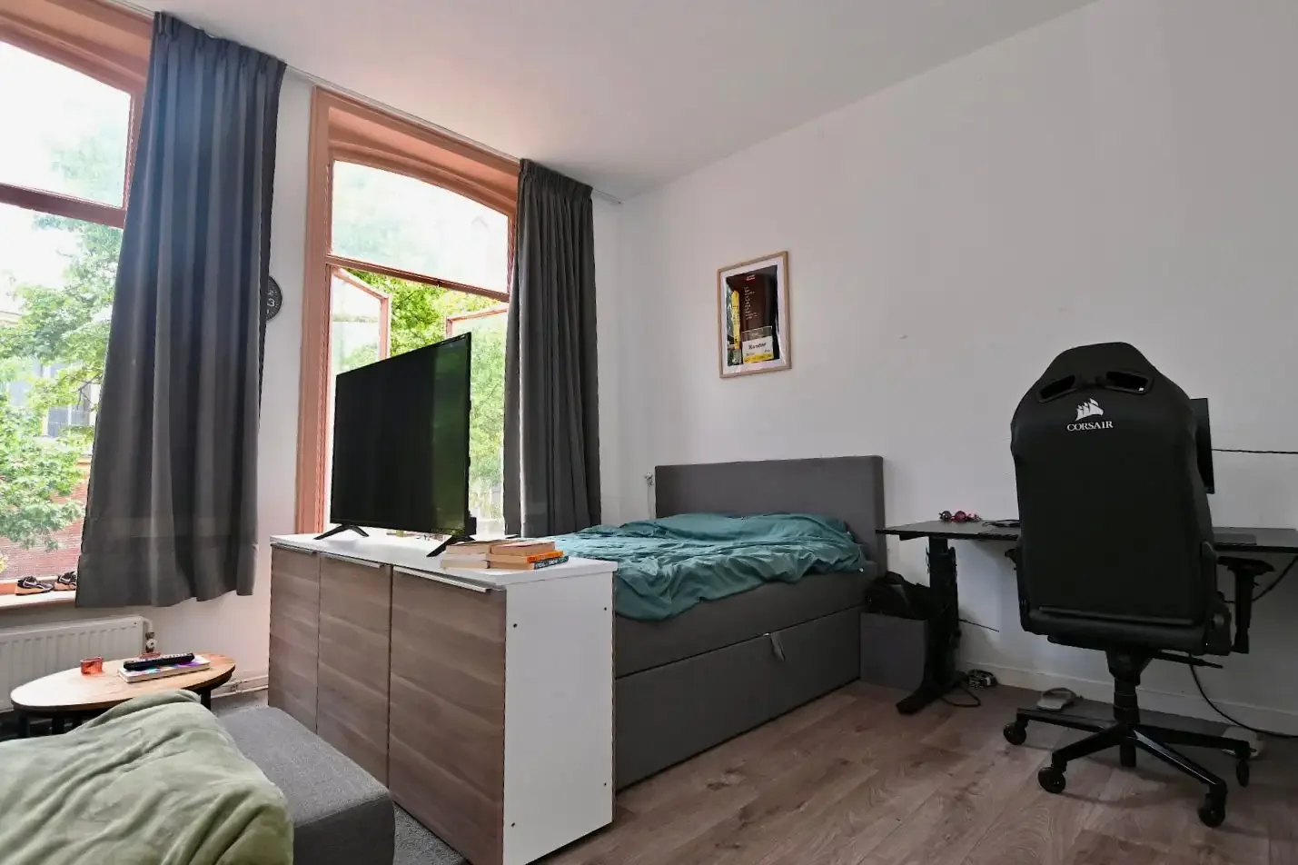 geblurde versie van de foto als achtergrond