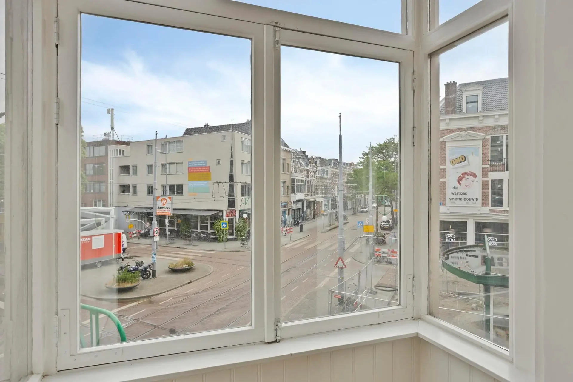 geblurde versie van de foto als achtergrond