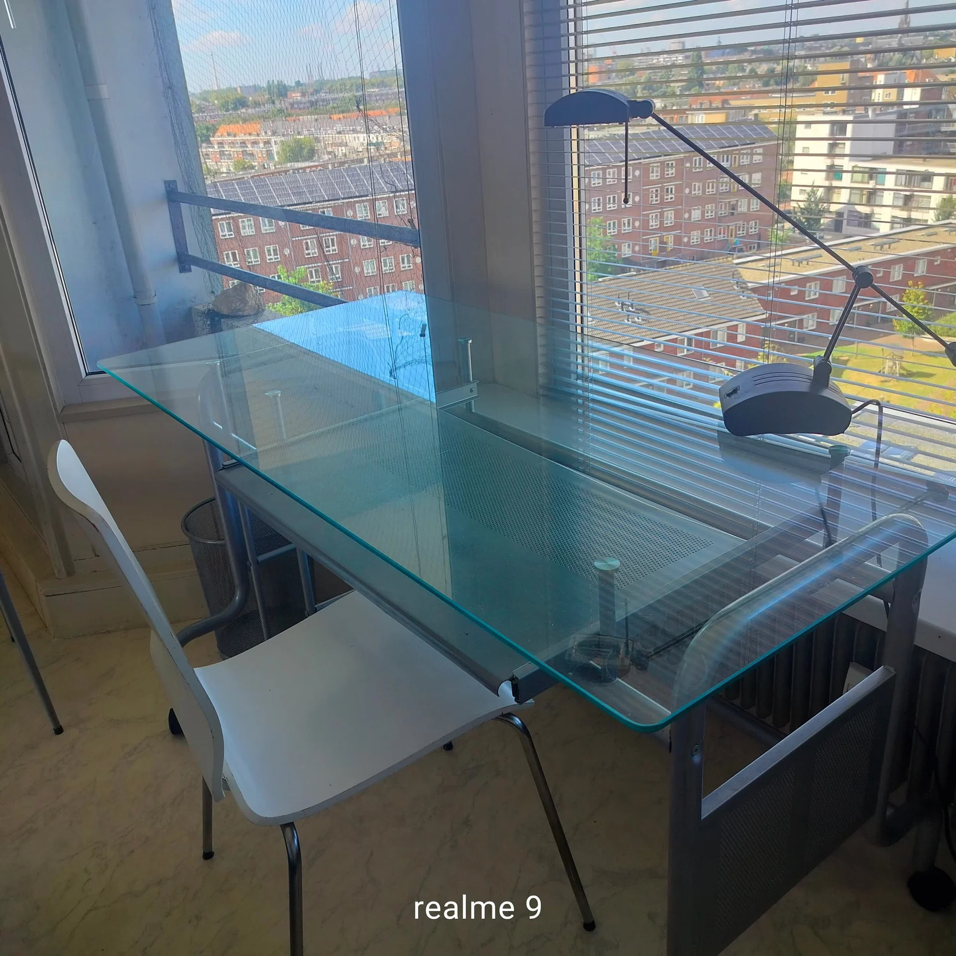 geblurde versie van de foto als achtergrond