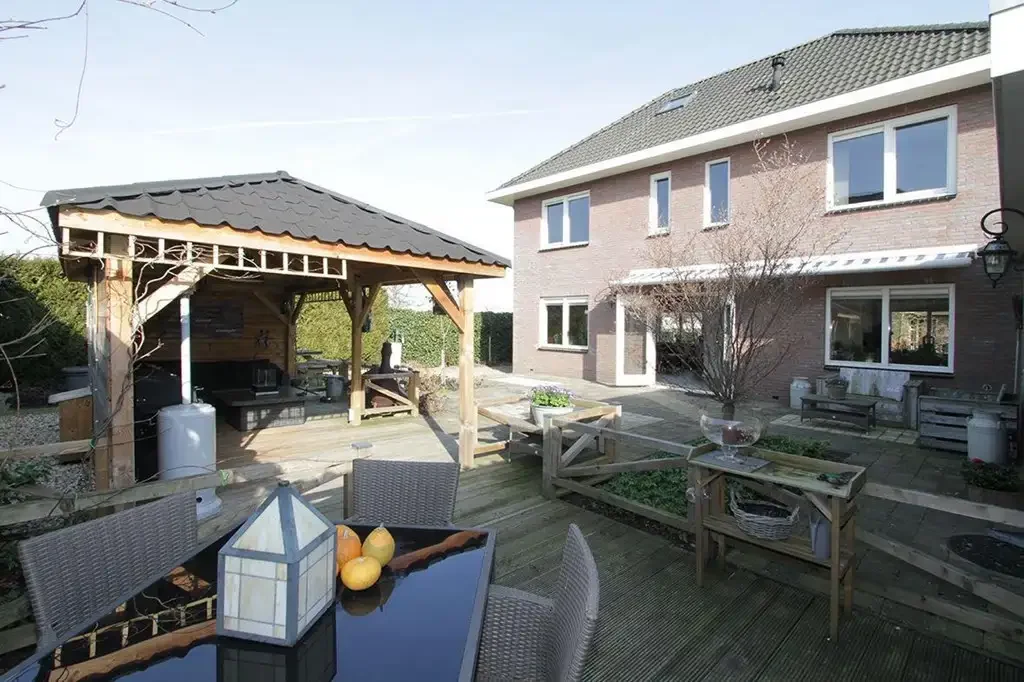 geblurde versie van de foto als achtergrond