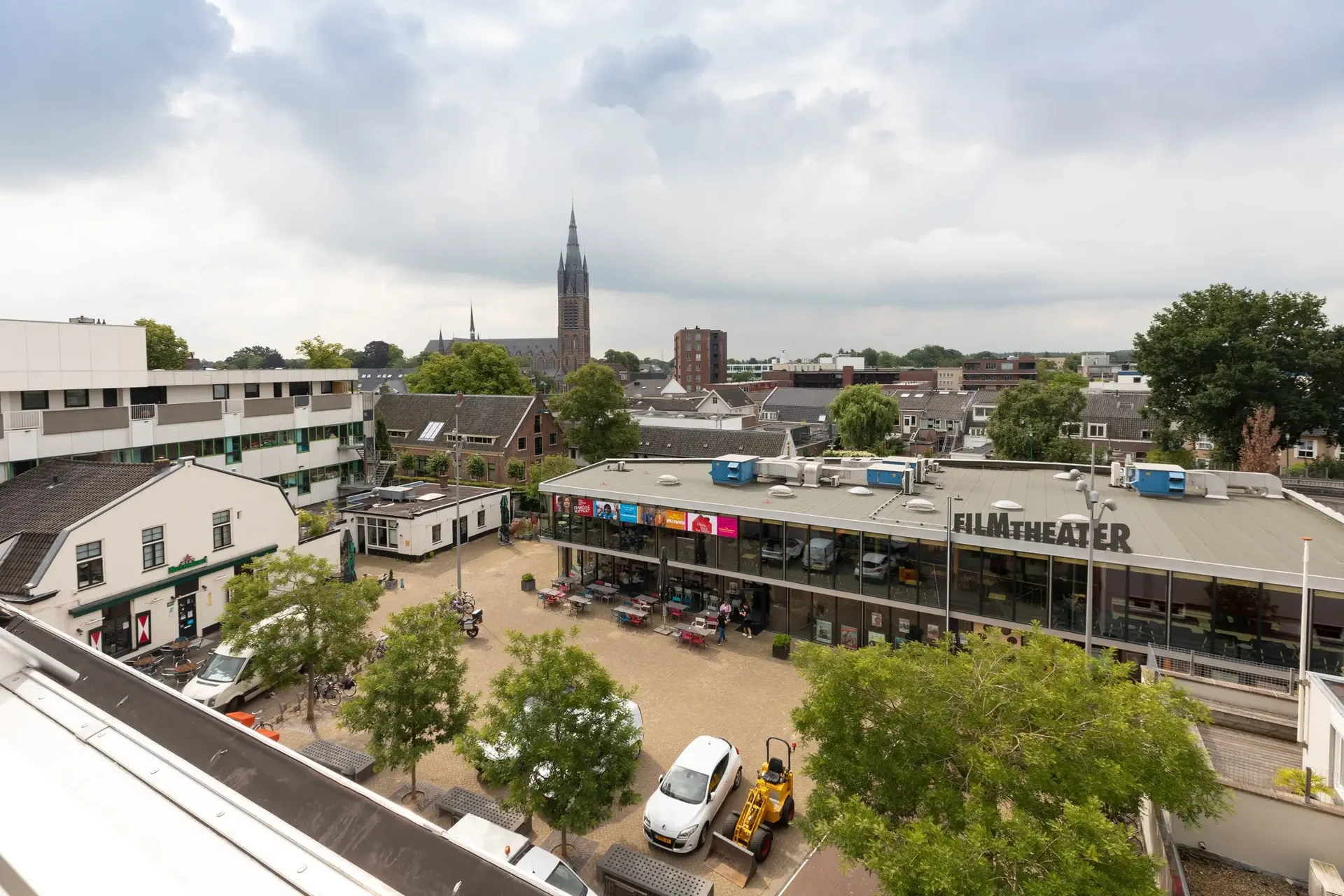 geblurde versie van de foto als achtergrond