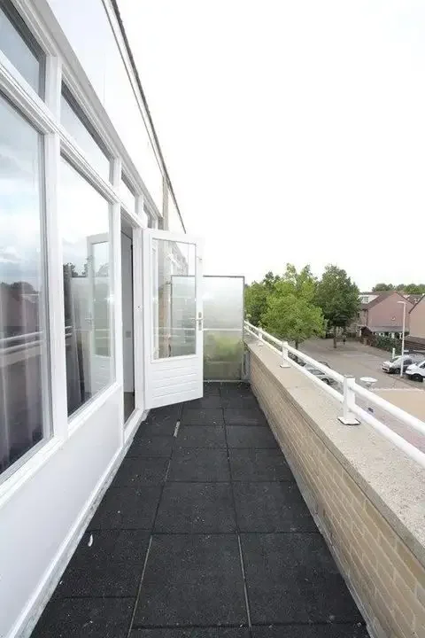 geblurde versie van de foto als achtergrond