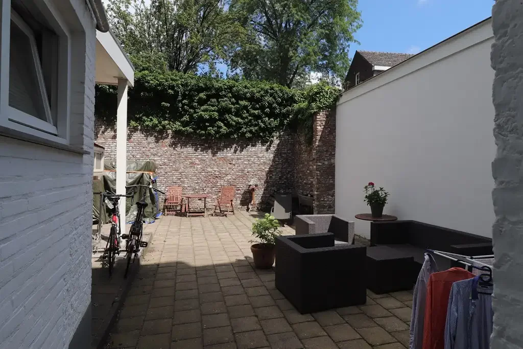 geblurde versie van de foto als achtergrond