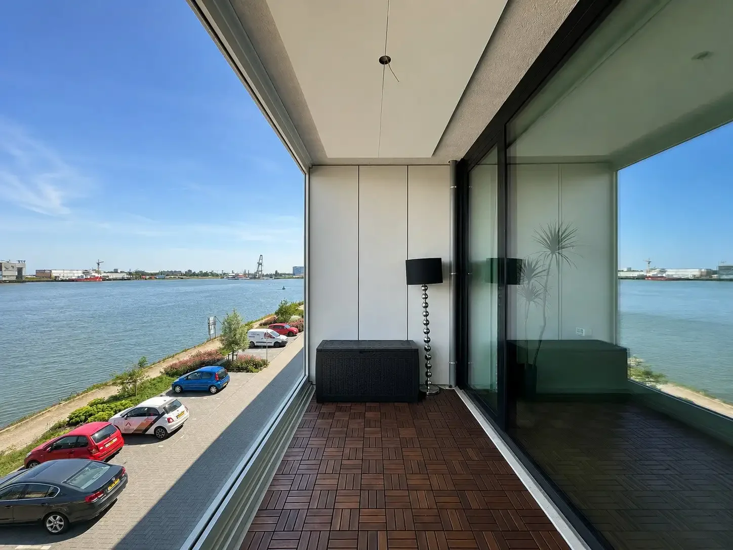 Foto van de Appartement gelegen aan de Pampuskade in Rotterdam