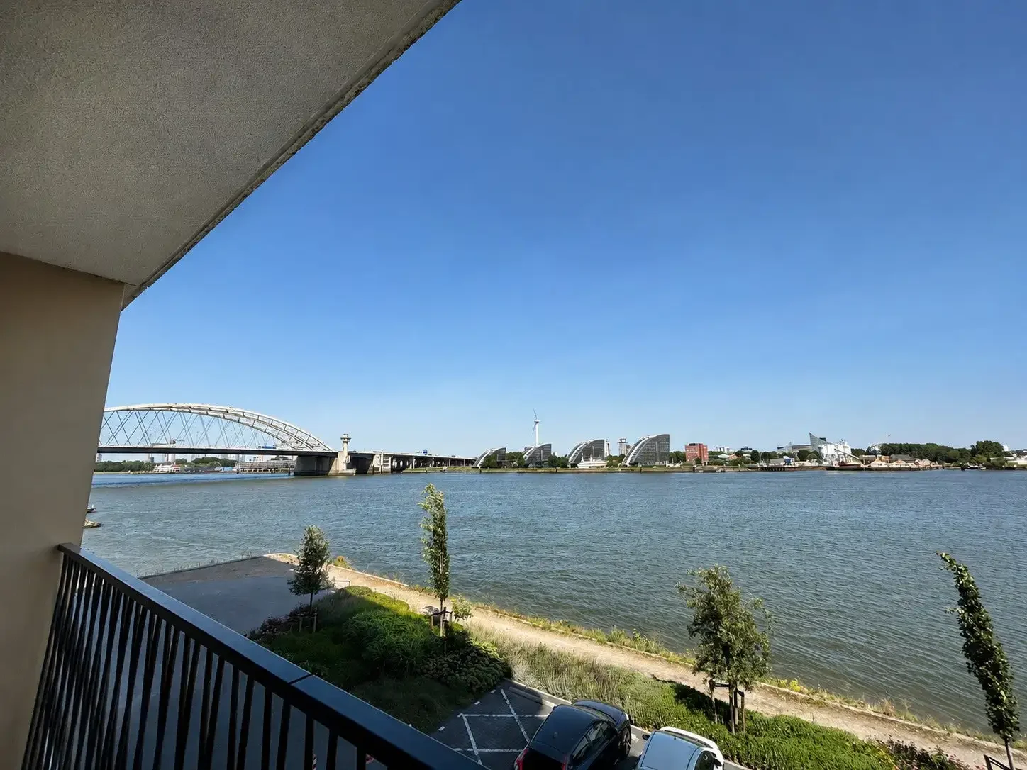 Foto van de Appartement gelegen aan de Pampuskade in Rotterdam