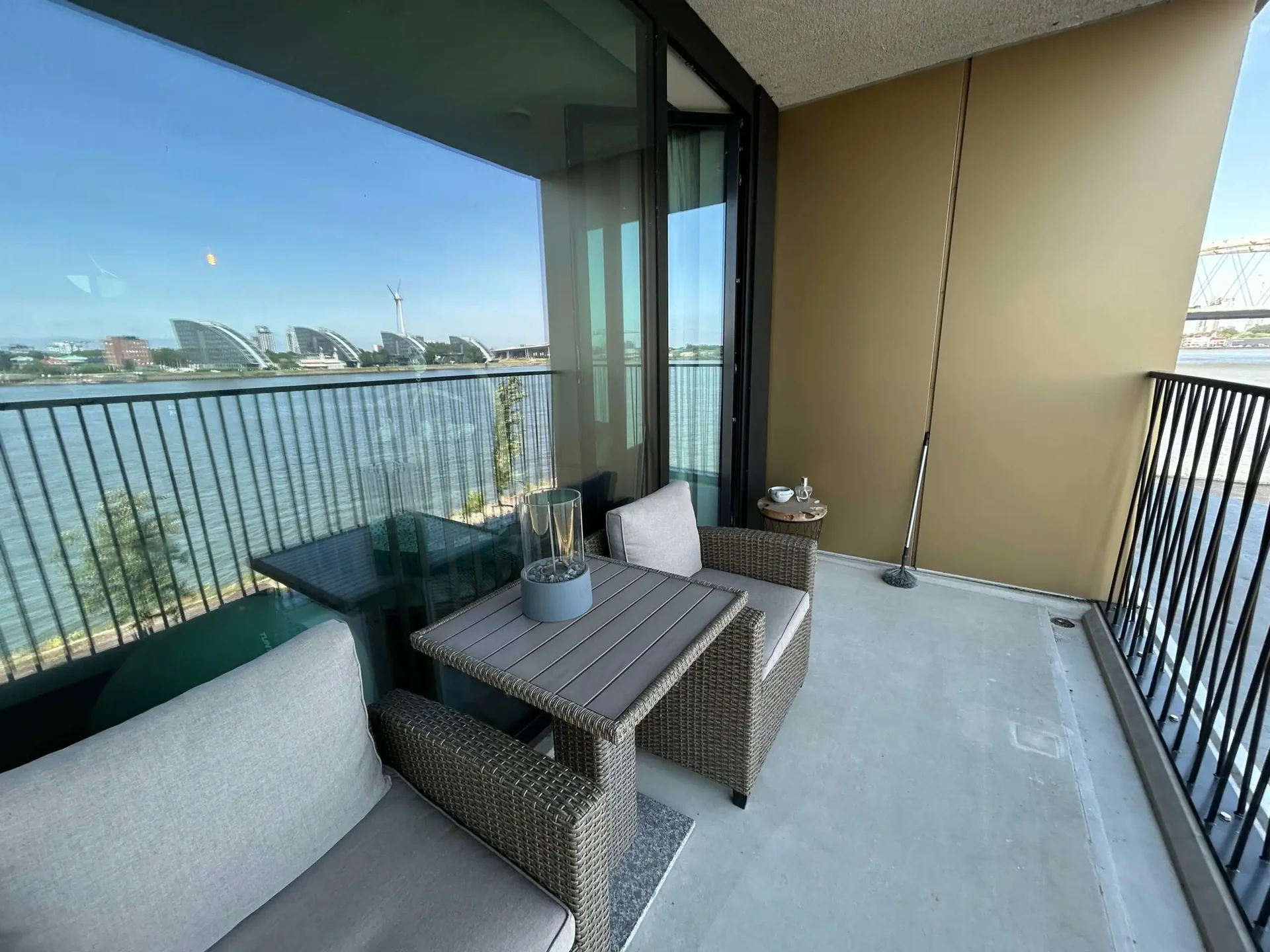 Foto van de Appartement gelegen aan de Pampuskade in Rotterdam