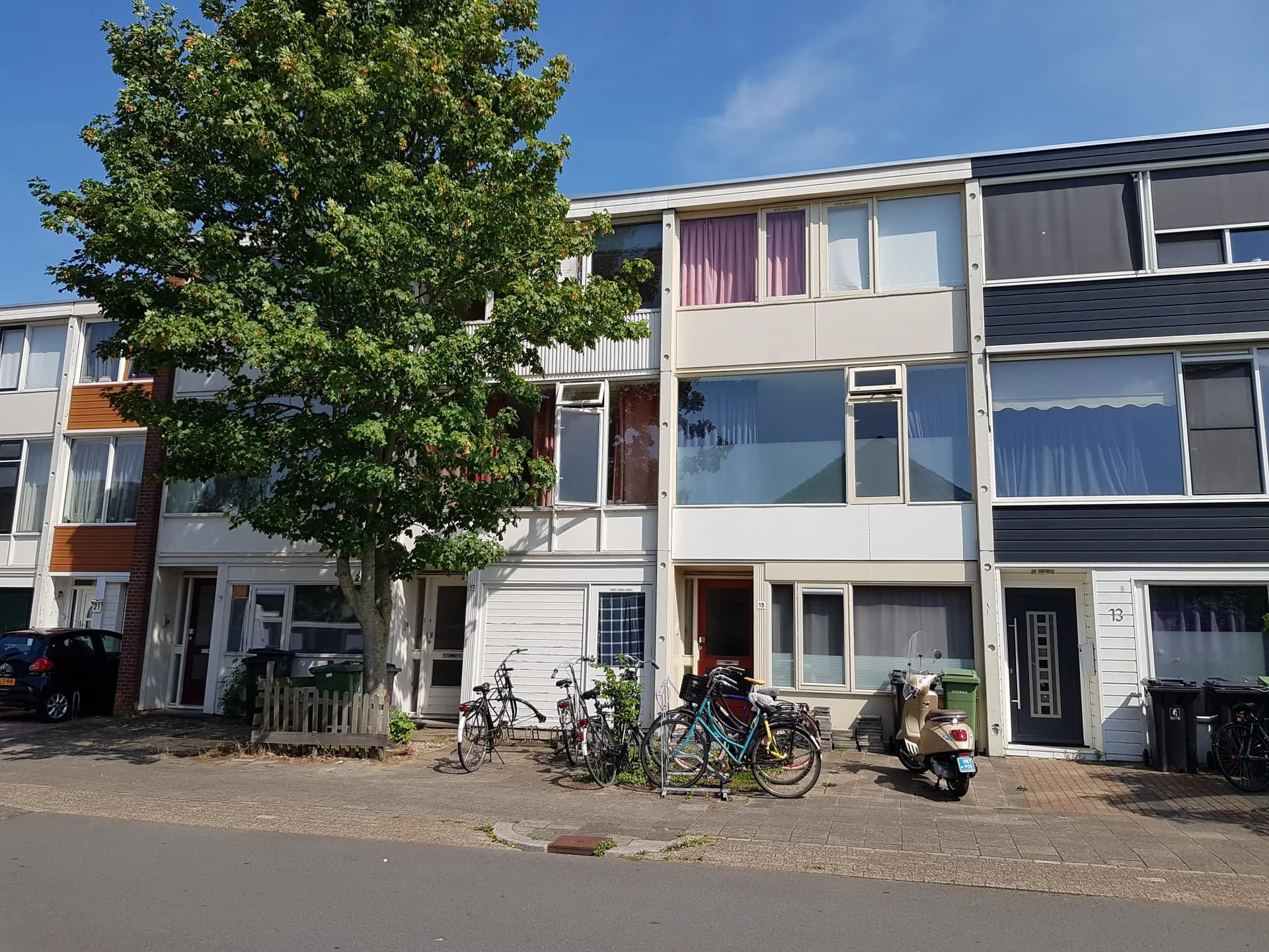 geblurde versie van de foto als achtergrond