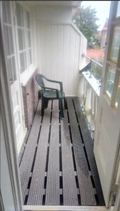 geblurde versie van de foto als achtergrond