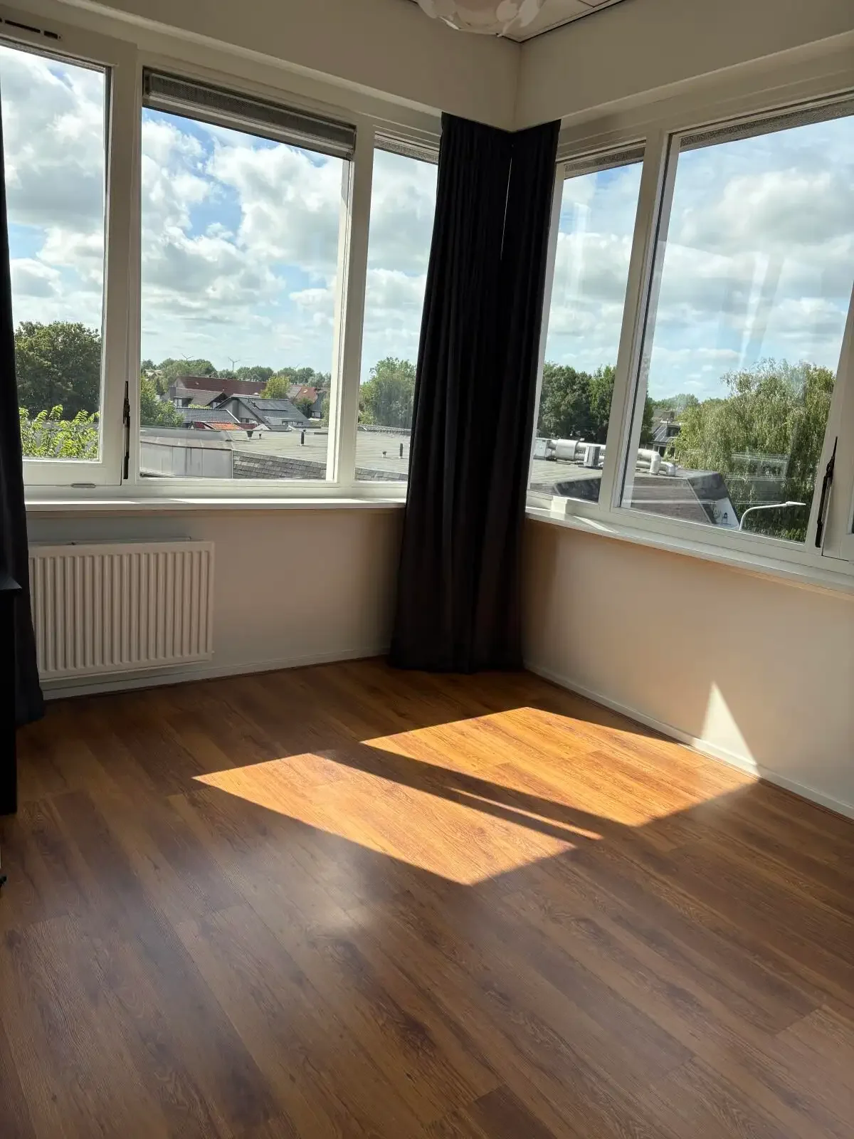 geblurde versie van de foto als achtergrond
