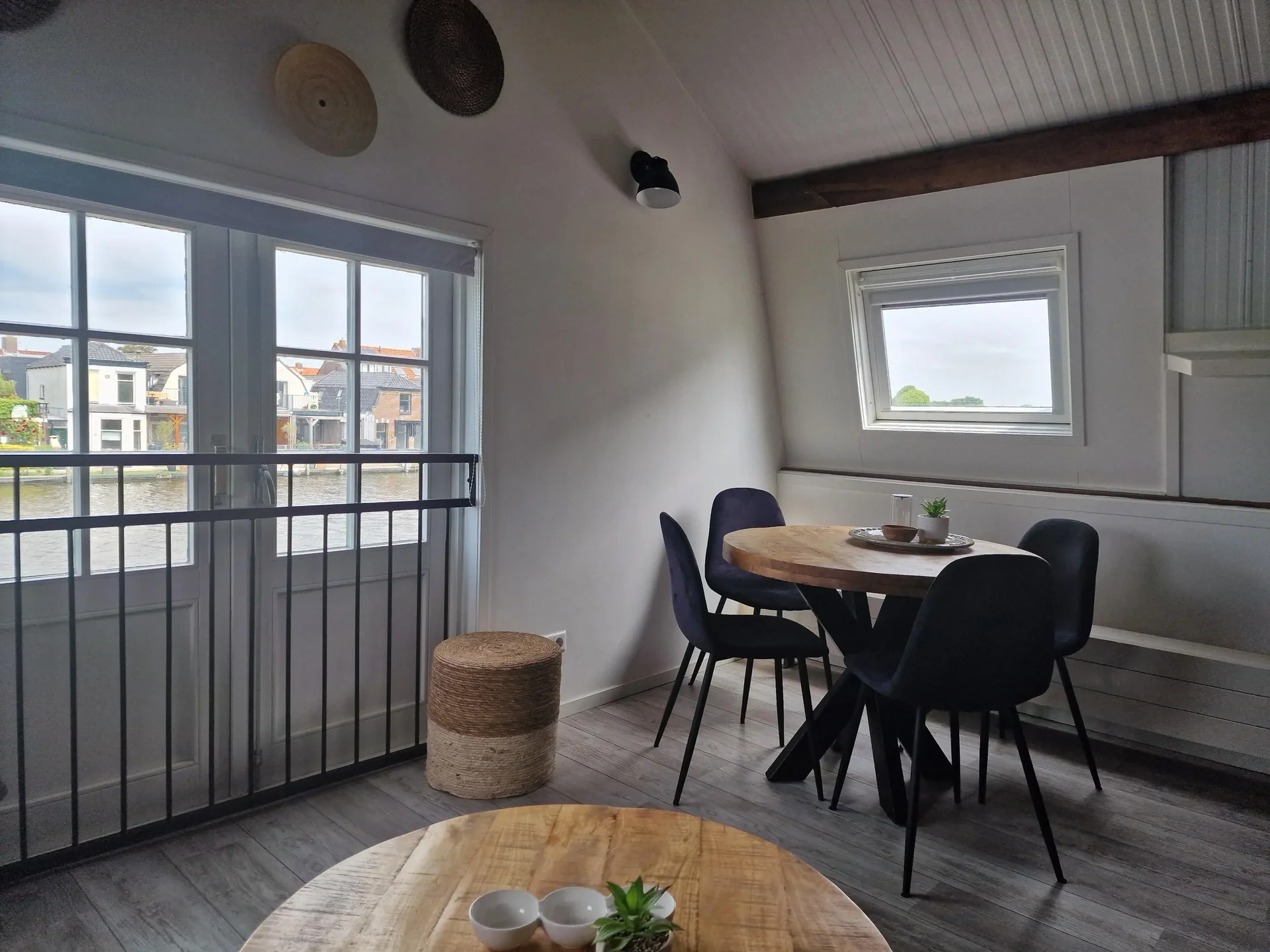 Foto van de Appartement gelegen aan de Hoge Rijndijk in Zoeterwoude
