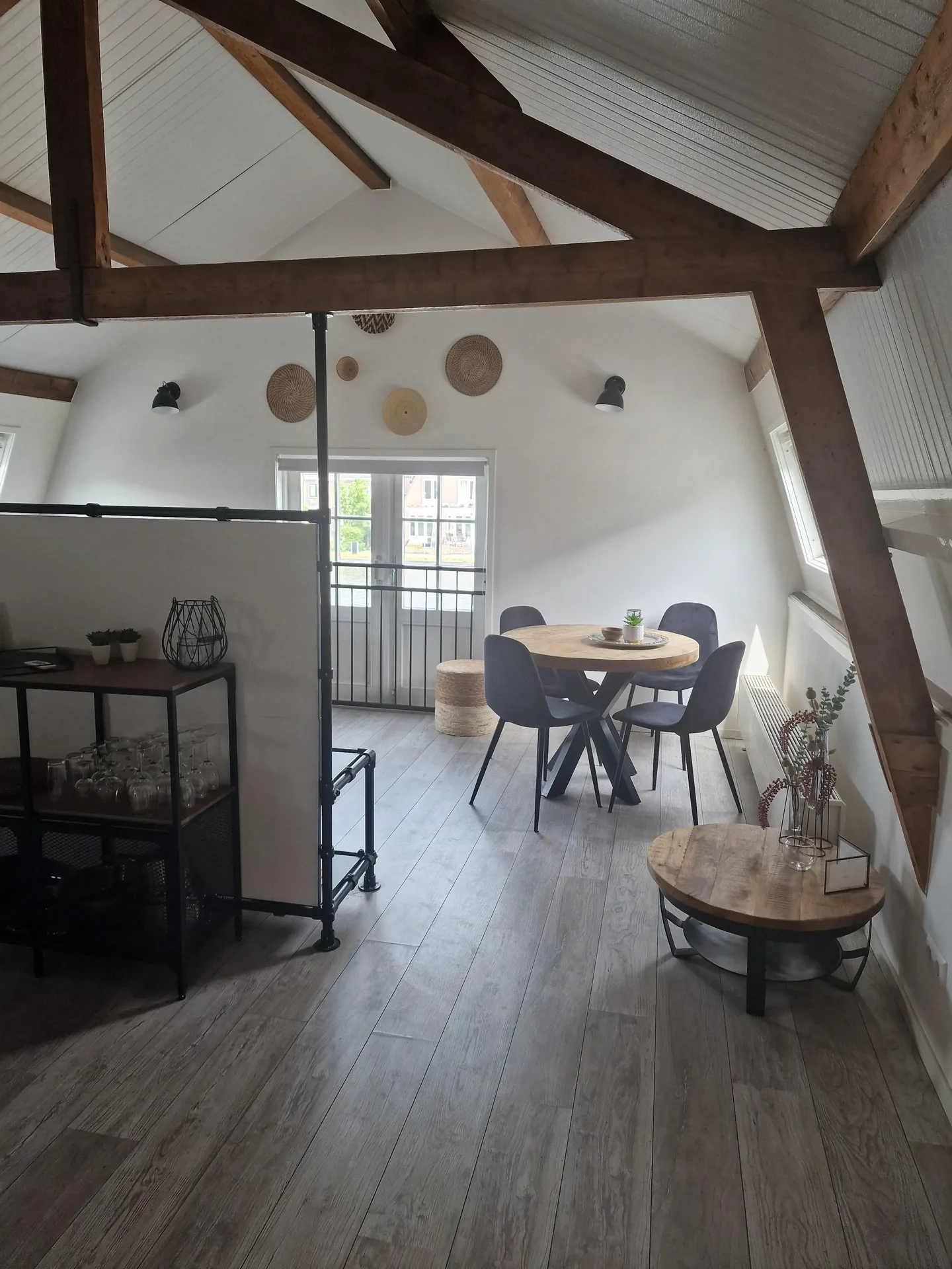 Foto van de Appartement gelegen aan de Hoge Rijndijk in Zoeterwoude