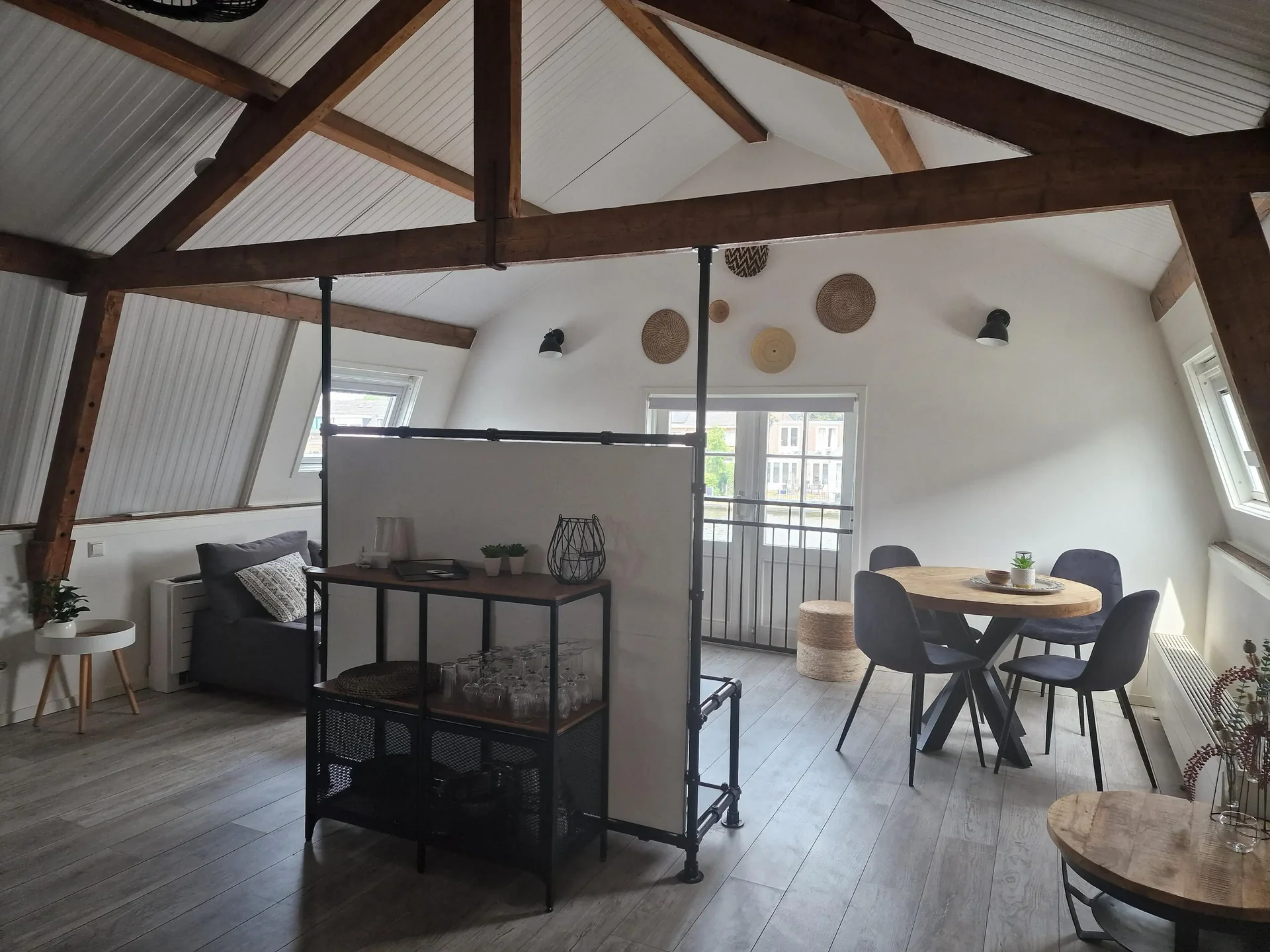 Foto van de Appartement gelegen aan de Hoge Rijndijk in Zoeterwoude