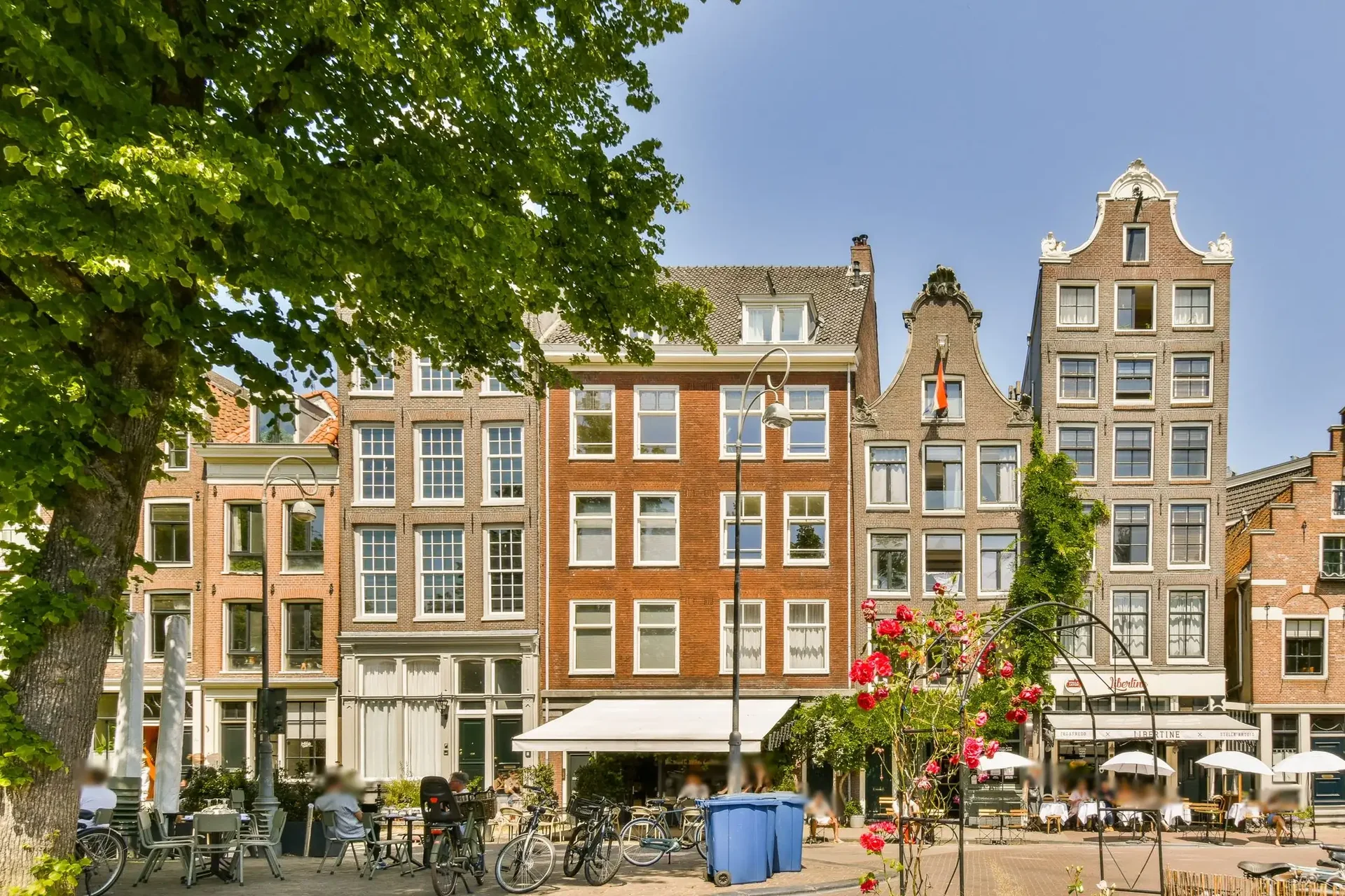geblurde versie van de foto als achtergrond