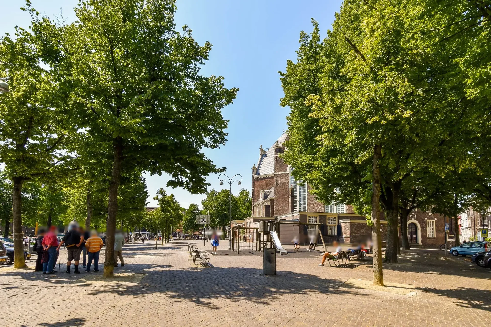 geblurde versie van de foto als achtergrond