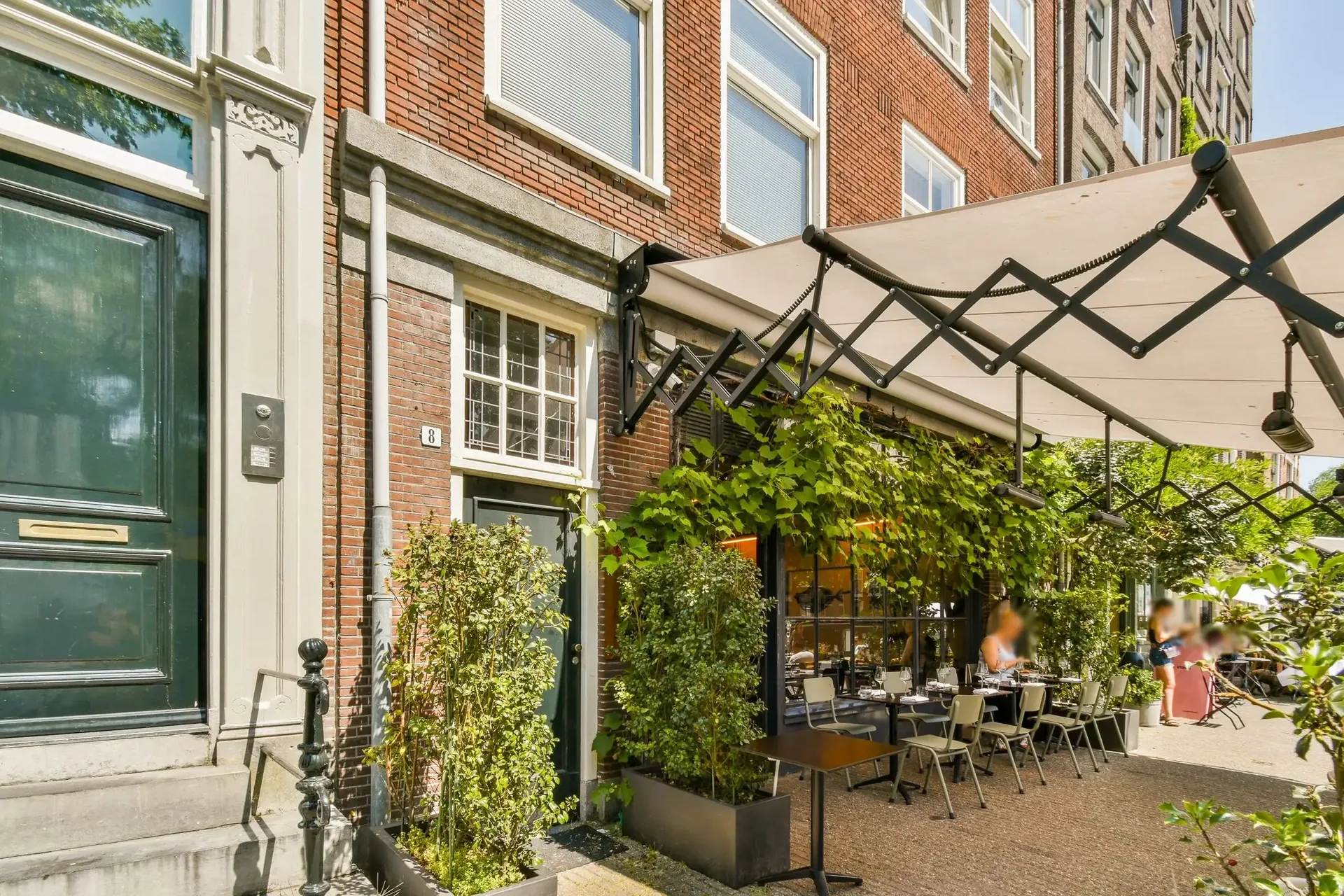 geblurde versie van de foto als achtergrond