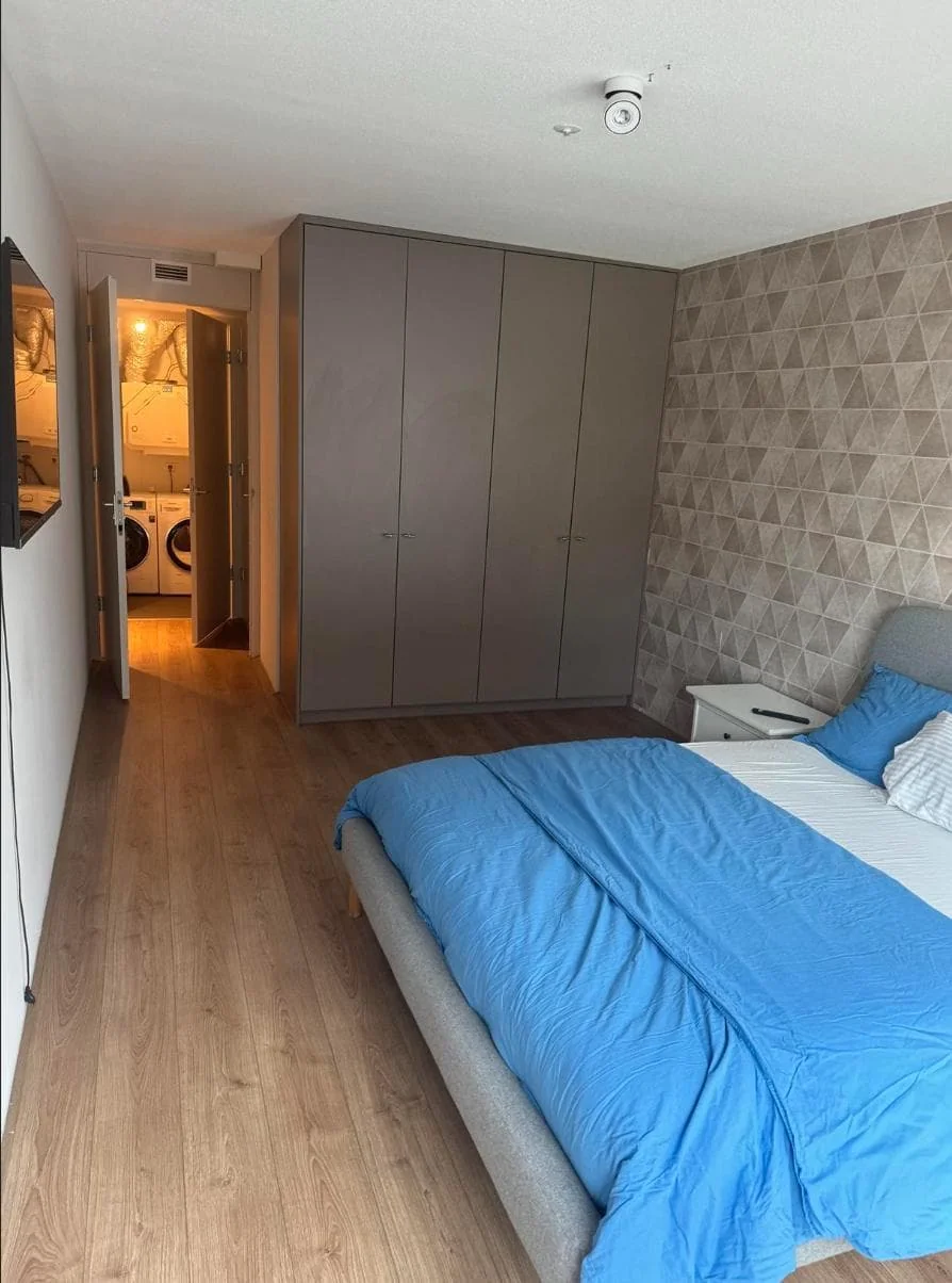 geblurde versie van de foto als achtergrond