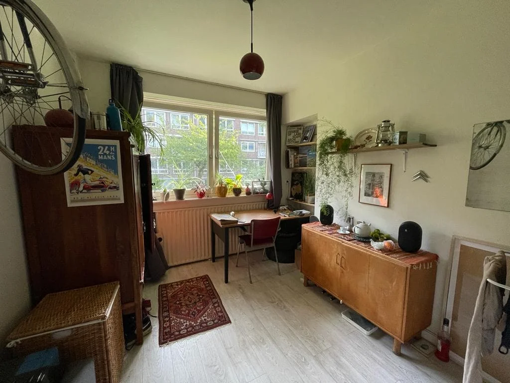 geblurde versie van de foto als achtergrond