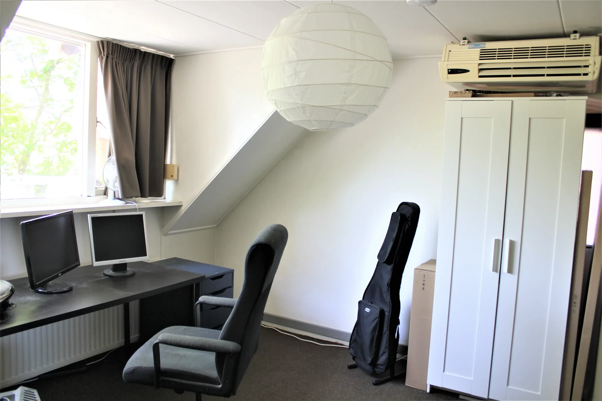 geblurde versie van de foto als achtergrond
