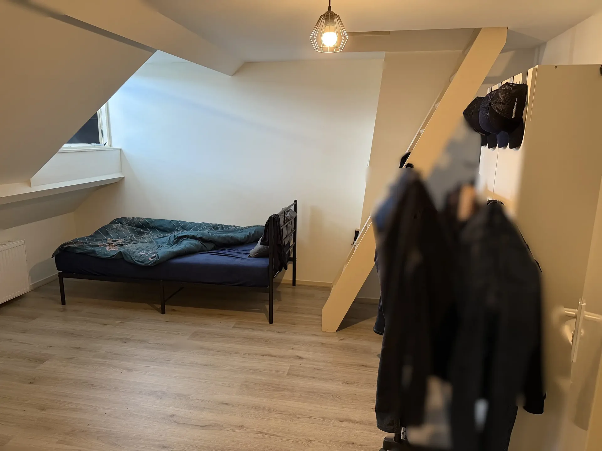 geblurde versie van de foto als achtergrond