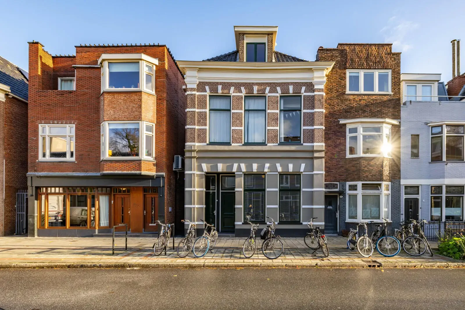 geblurde versie van de foto als achtergrond