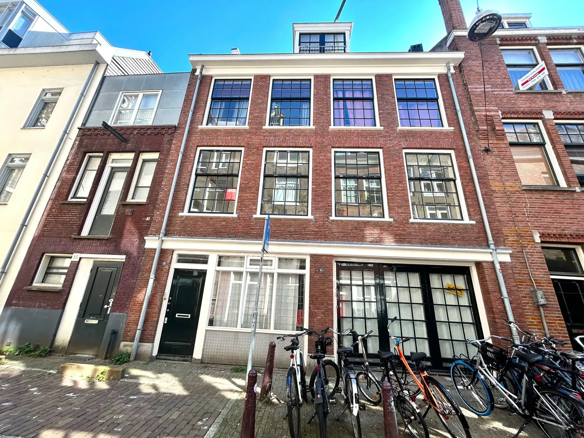geblurde versie van de foto als achtergrond