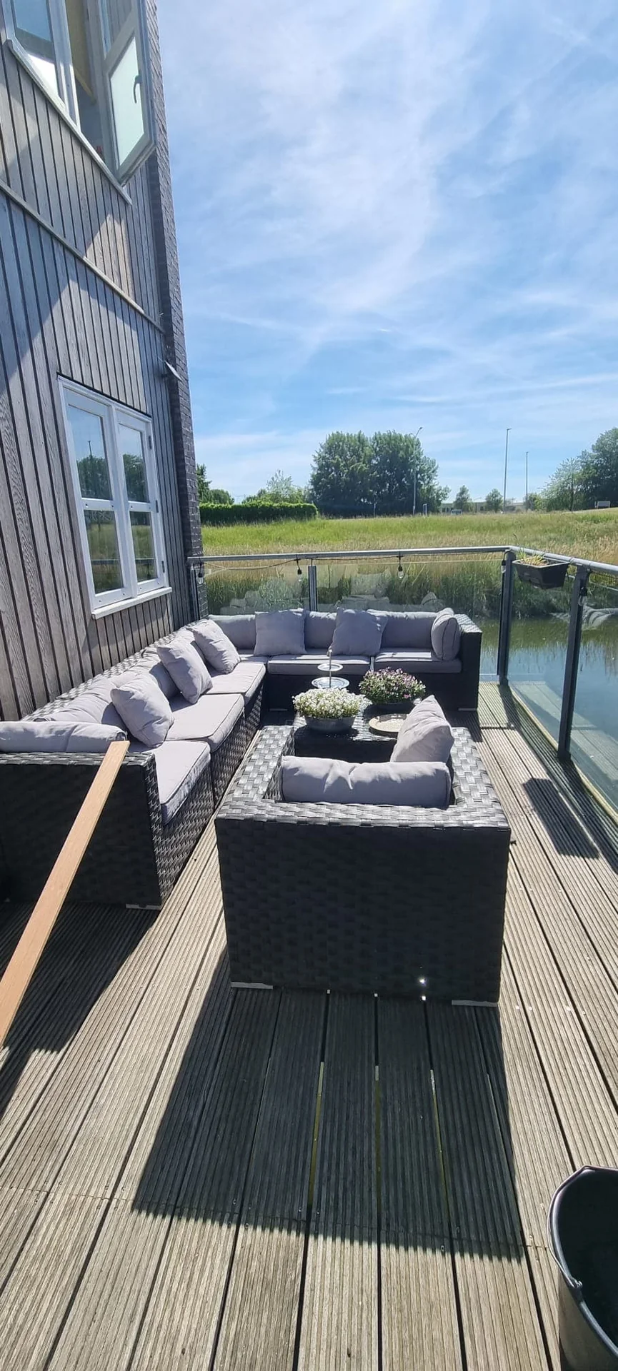 geblurde versie van de foto als achtergrond