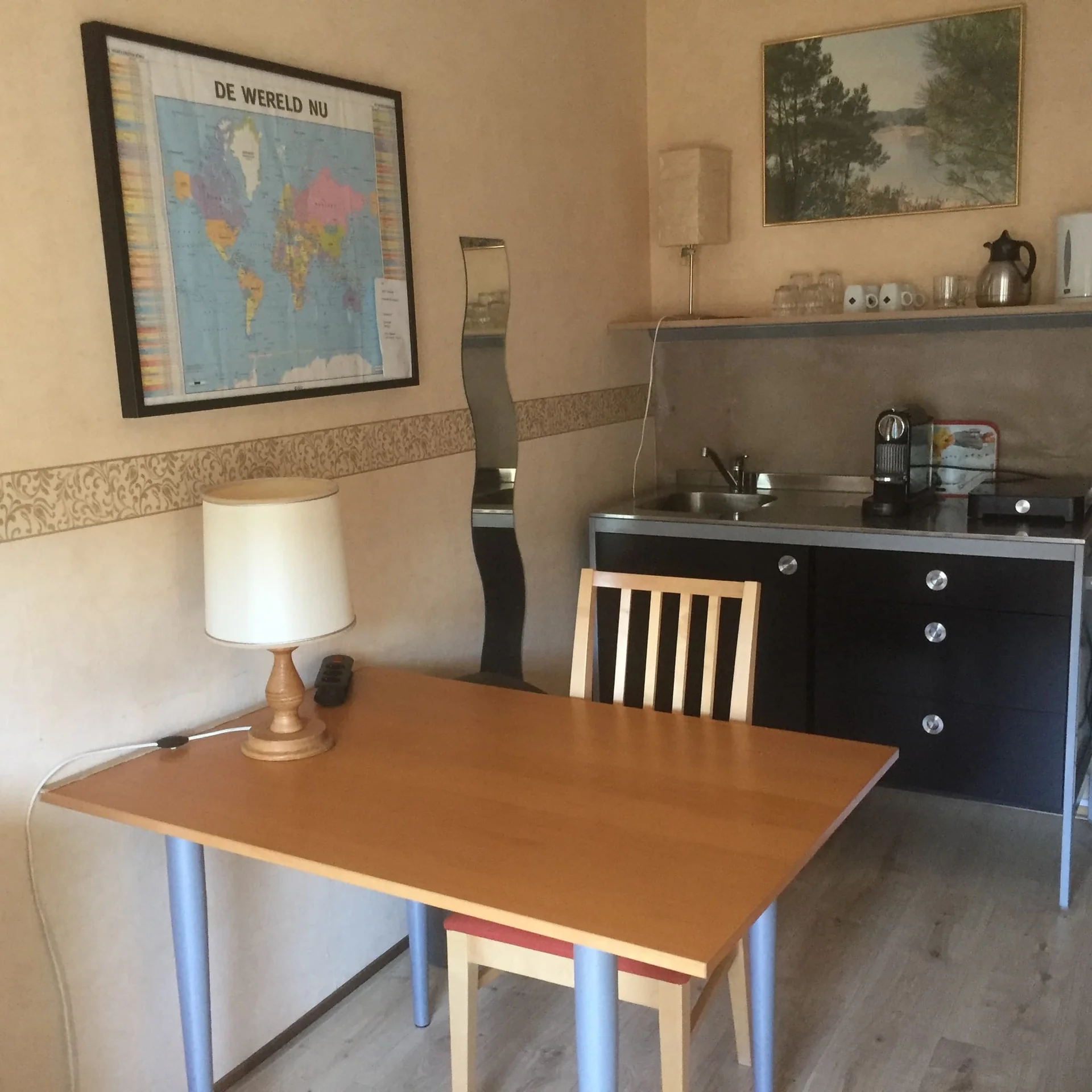 geblurde versie van de foto als achtergrond