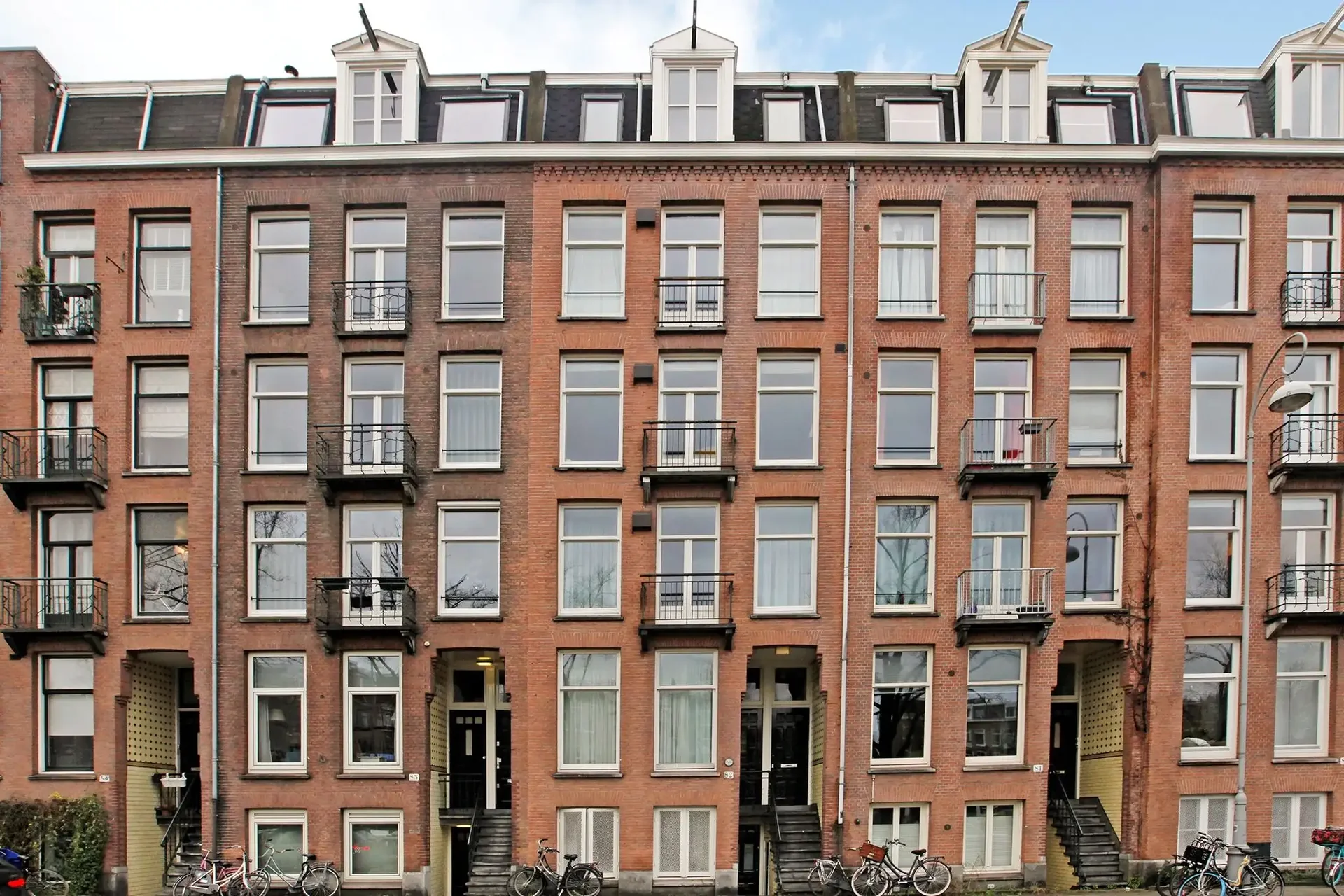 Foto van de Appartement gelegen aan de Hobbemakade in Amsterdam