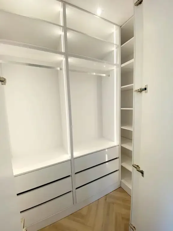 Foto van de Appartement gelegen aan de Hoofdweg in Hoofddorp